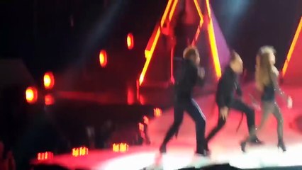 Selena Gomez - Revival Concert (Full performance) - Selenator Forever (720p, h264)