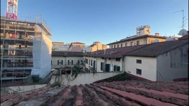 San Gallo a Firenze, vista sul resort che oscura le case: «Le nostre stanze prima luminose ora sono buie»
