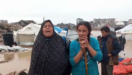 Suasana banjir di Kota Gaza pada Selasa )16/12/2023). (Muhammad Rabah/Dok Republika)