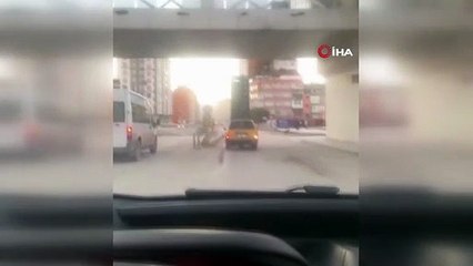 Elazığ'da tepki çeken görüntüler: Tehlikeye aldırış etmedi!