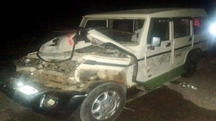 Video: गाय को बचाने बस ने लगाए ब्रेक, गाड़ी में सवार 2 जने घायल