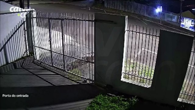 Veja perseguição que terminou com capotamento no Parque São Paulo