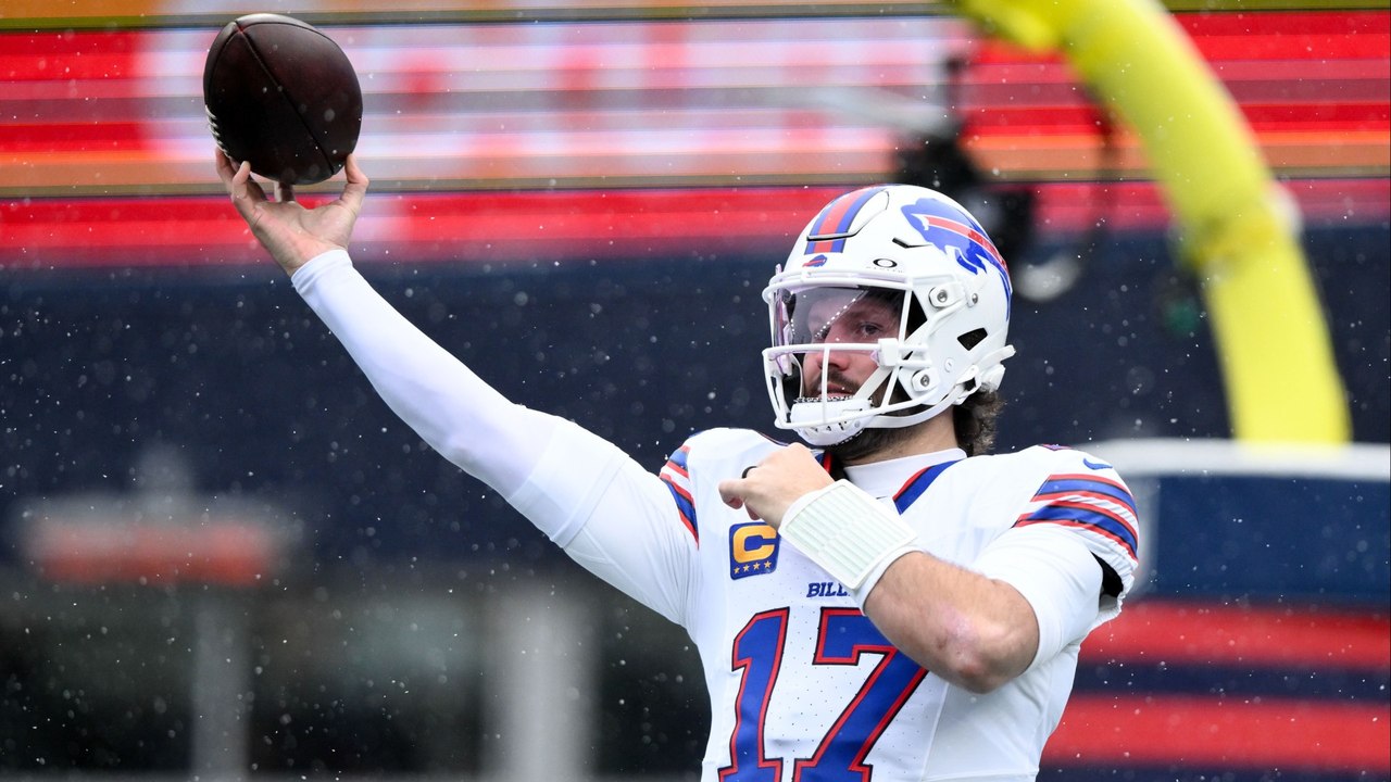Patriots Host Bills in Pivotal Week 15 AFC East...