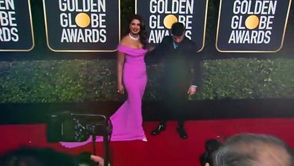 Nick Jonas Kisses Priyanka Chopra In Sexy Beach Photo As He Wishes Her A Happy 40th Birthday