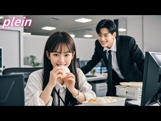 Maman monoparentale mange furtivement un pain au bureau le PDG entre et tombe amoureux d'elle #drama