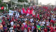 Protesto é realizado em Fortaleza contra anistia e PL da Dosimetria