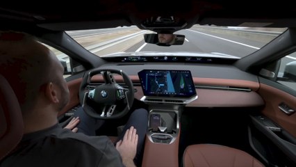 The new BMW iX3 50 xDrive. Polarized Grey Metallic. Automated Driving with the BMW Highway. Motorway-Assistant