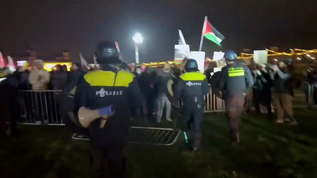 Hanoukka : Des tensions ont éclaté hier soir à Amsterdam en marge d’une célébration de la fête juive organisée dans un lieu culturel emblématique de la capitale néerlandaise
