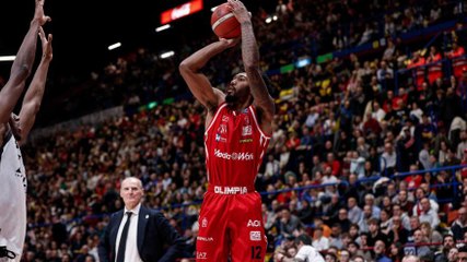 L'Olimpia è più forte delle assenze, Virtus battuta 74-63: gli highlights