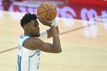 NBA : Brandon Miller et les Hornets s'offrent les Cavs en prolongation