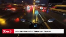 Beylikdüzü'nde yolda kayan motosikletin kamyonetin altına girdiği anlar kamerada