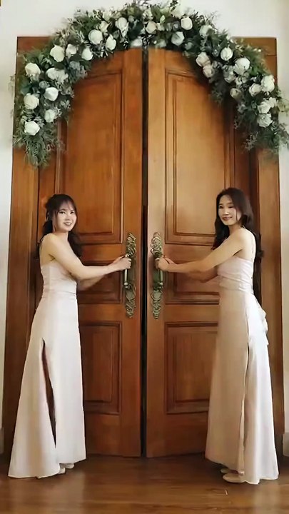 Cat Rings The Wedding! Adorable Feline Delivers Rings To Bride & Groom 😻💍 | Purr-fect Ceremony Moment