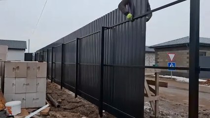 How to Build a Stylish Fence - Full Construction Process(360P)