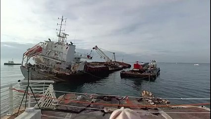 Massa, rimozione della Guang Rong: al via la fase di rigalleggiamento