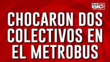 Chocaron dos colectivos en el Metrobus del Bajo: hay un herido
