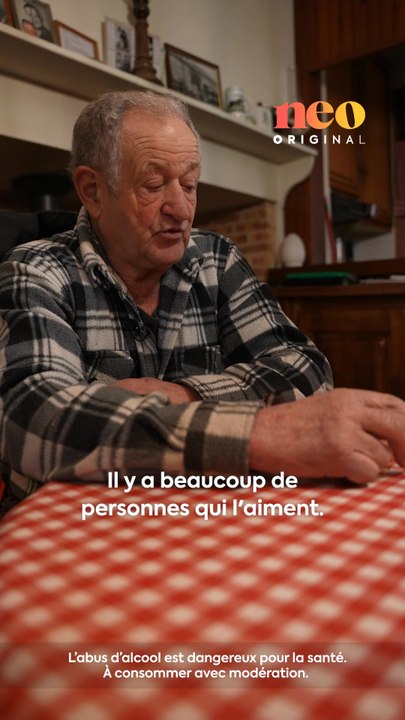 Jean-Louis, alias Les Mémoires de Jean-Louis, nous a parlé de son eau-de-vie et nous a expliqué sa recette. 🥃