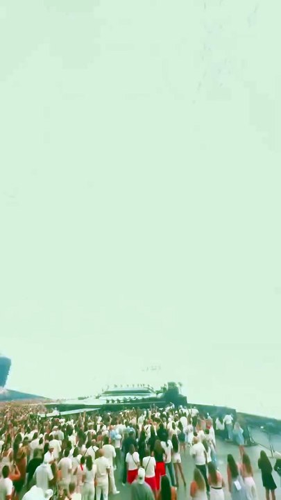 🎭✨ Quand le réel vacille face au numérique Difficile, désormais, de distinguer ce qui est réel de ce qui ne l’est plus.