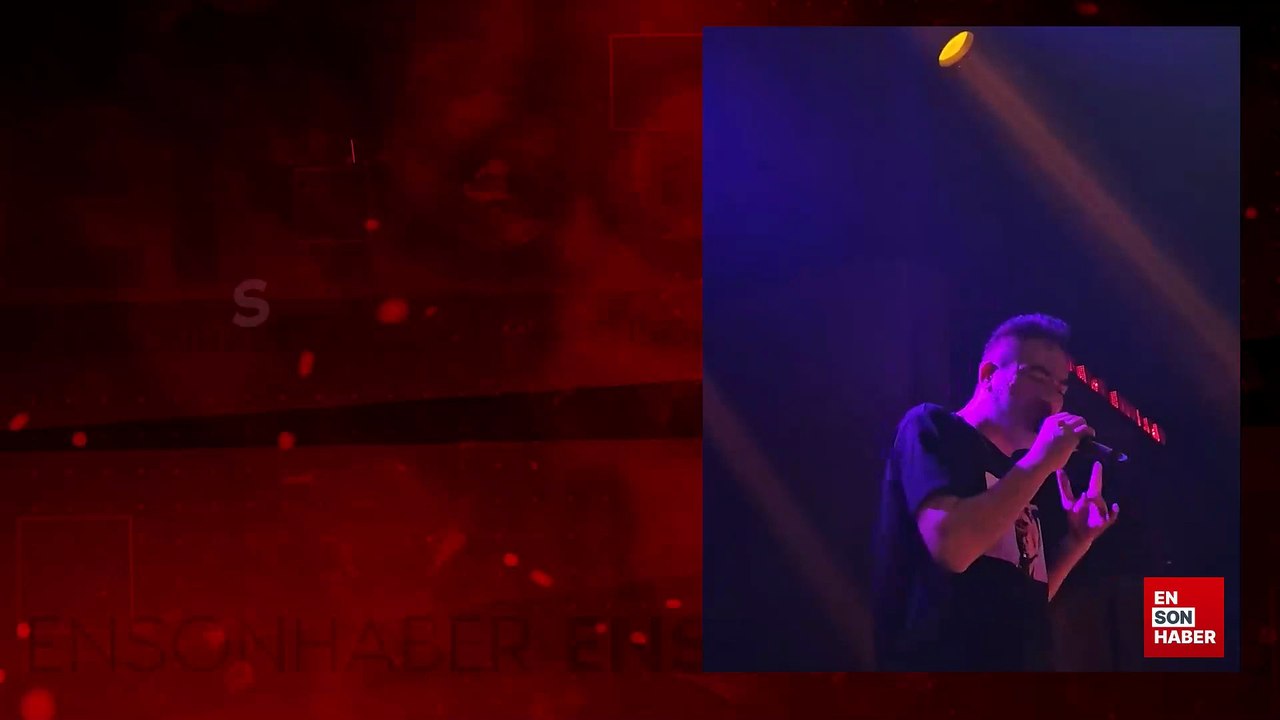 Sagopa Kajmer konser verdiği sırada ağzına sigara attılar