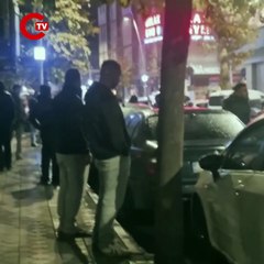 Sultangazi'de iki kişi arasındaki kavgaya aileler dahil oldu Ortalık savaş alanına döndü