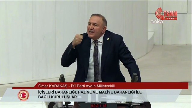 İYİ Parti Aydın Milletvekili Ömer Karakaş, TBMM'de bebek katili canibaşı Öcalan’a ''şerefsiz'' deyince DEM'li vekiller ayaklandı.
