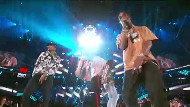 Kylie Jenner & Stormi Webster Support Travis Scott On Billboard Music Awards Carpet Before He Performs