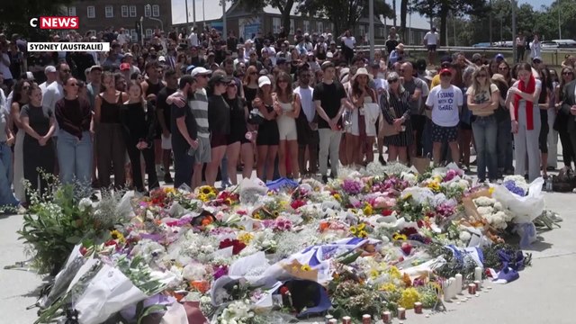 Attentat antisémite à Sydney : des centaines d'Australiens se sont rassemblés à Bondi Beach