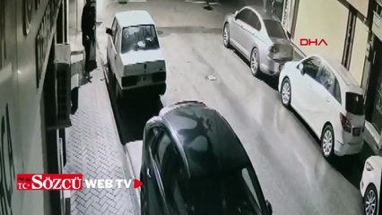 Park halindeki otomobilin teybini 46 saniyede çaldı, o anlar kamerada