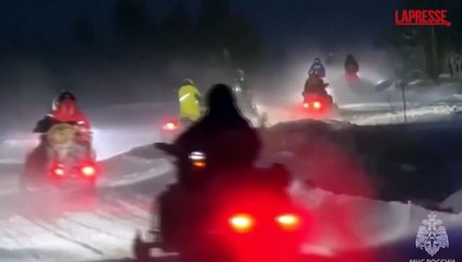 Russia, 13 turisti dispersi sui monti Urali a -20 gradi: le immagini delle ricerche