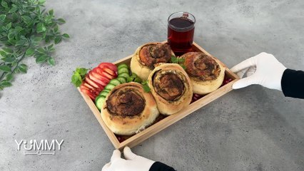 رولات الزعتر الشهية: وصفة معجنات سهلة وسريعة للفطور مع الشاي!