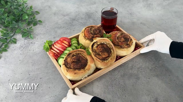 رولات الزعتر الشهية: وصفة معجنات سهلة وسريعة للفطور مع الشاي!