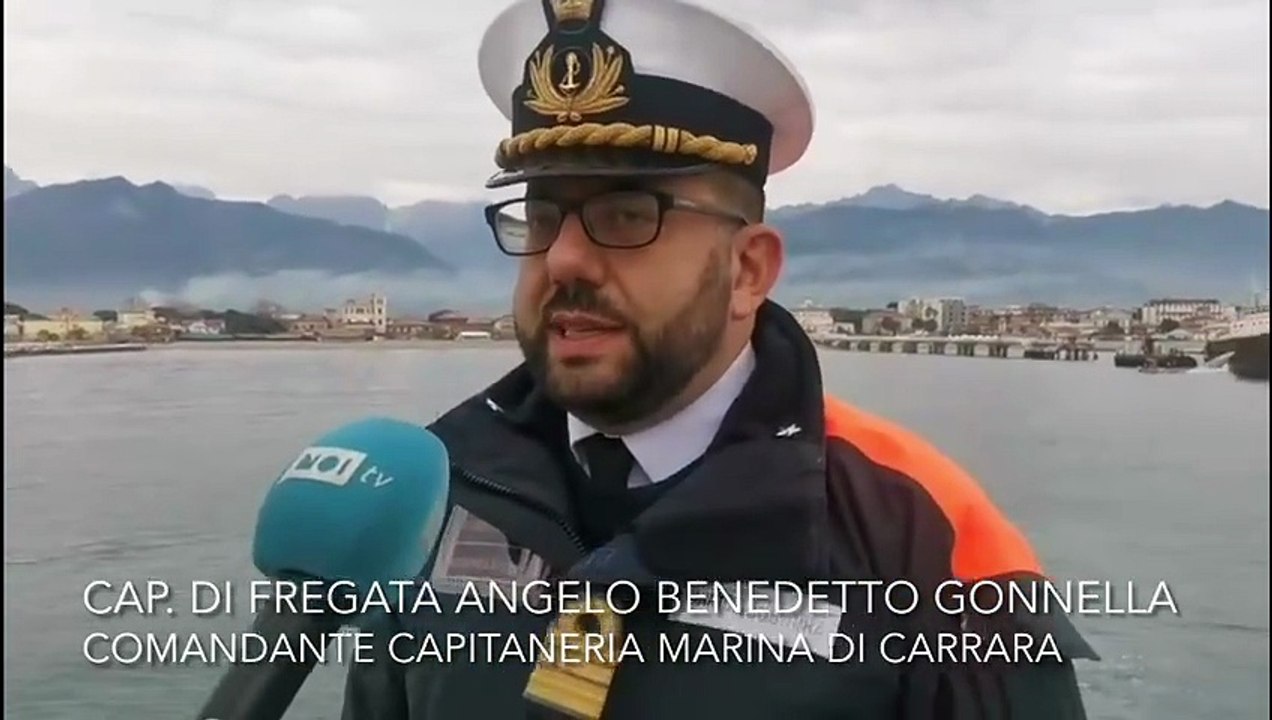 Marina di Massa, la rimozione della Guang Rong, la nave incagliata quasi un anno fa