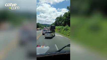 Acidente entre dois caminhões interdita a BR-277, no Sudeste do Paraná