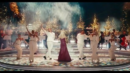 Christina Aguilera : la bande-annonce de son album "Christmas in Paris"