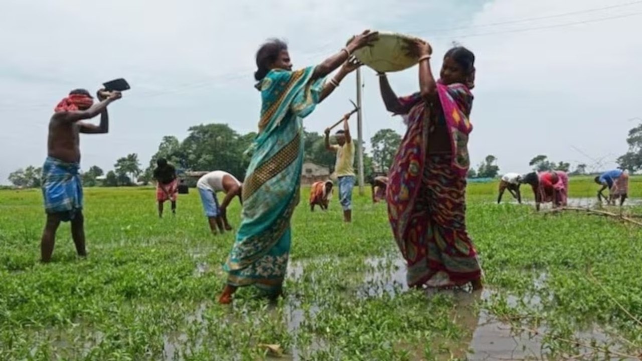 क्या है 'वीबी जी राम जी', MGNREGA से कैसे होगा...