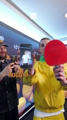 Hugo Calderano presenteia Timothée Chalamet