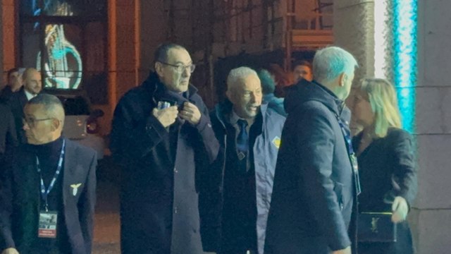Natale 2025, mister Sarri arriva tra gli applausi dei presenti - VIDEO
