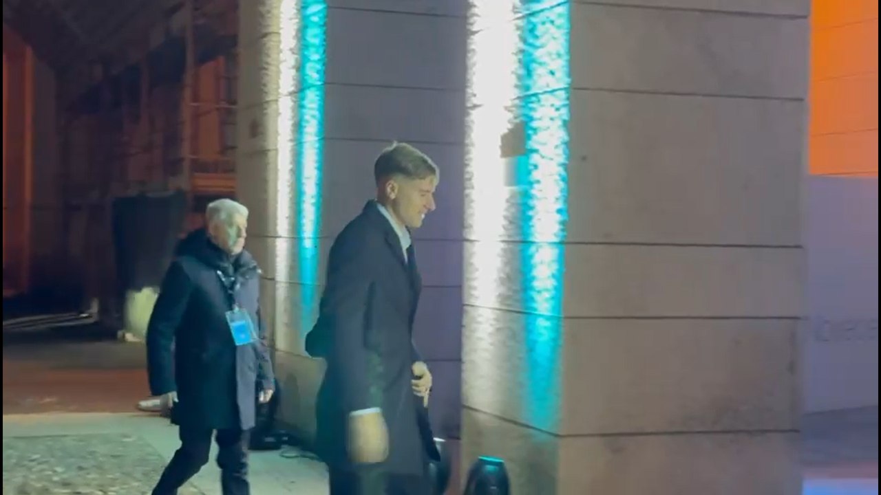 Natale 2025, Basic arriva alla cena della Lazio - VIDEO
