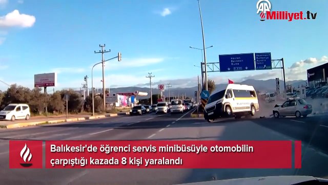 Öğrenci servis minibüsüyle otomobilin çarpıştığı kazada 8 kişi yaralandı