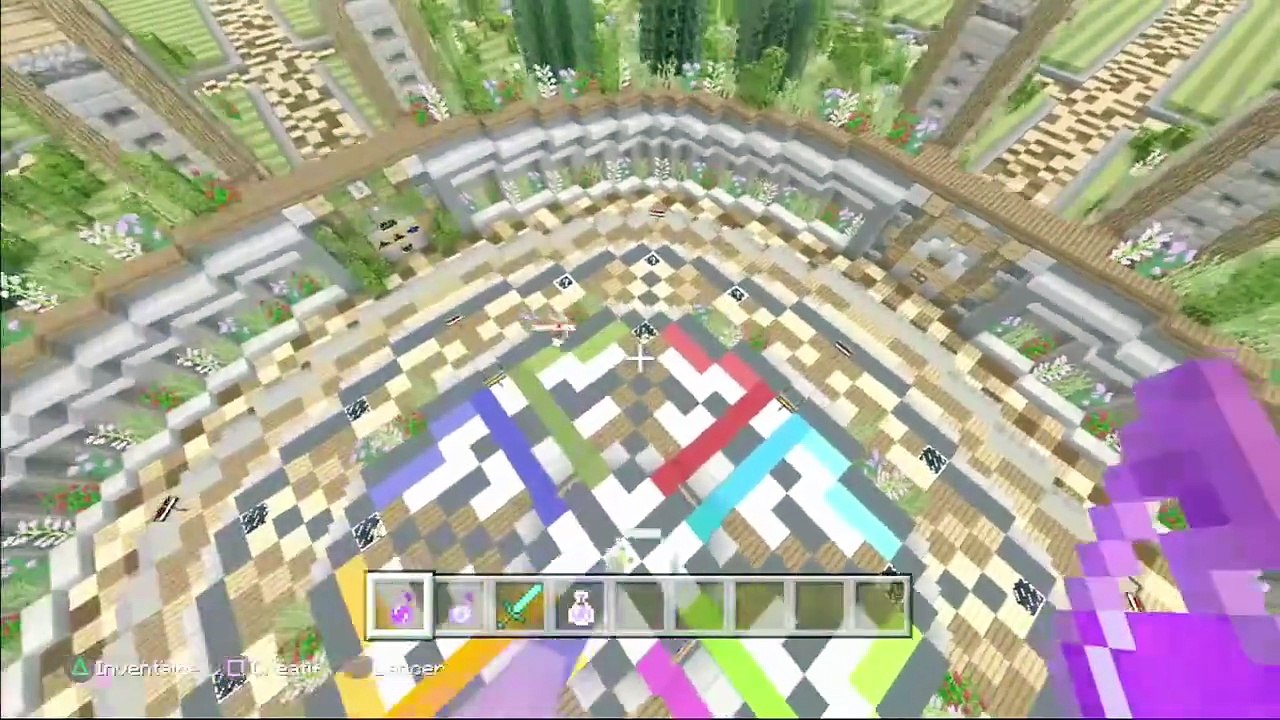 Je TROLL un NOOB sur mon SERVEUR MINI JEUX MINECRAFT ! 😂