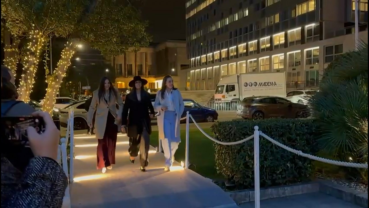 Natale 2025, l'arrivo di Mancuso, Cafferata e Benoit all'evento - VIDEO