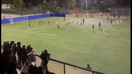 Calcio under 16 & fair play: gol del Queens con il portiere a terra, il mister ordina ai giocatori di far segnare gli avversari