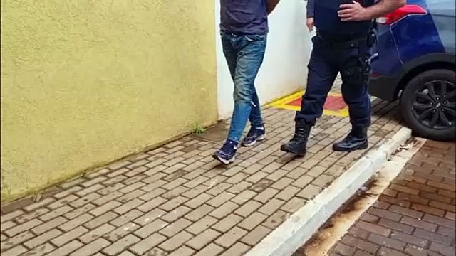 Jovem é preso na Rodoviária de Cascavel com 106 pacotes de cigarros contrabandeados na mala