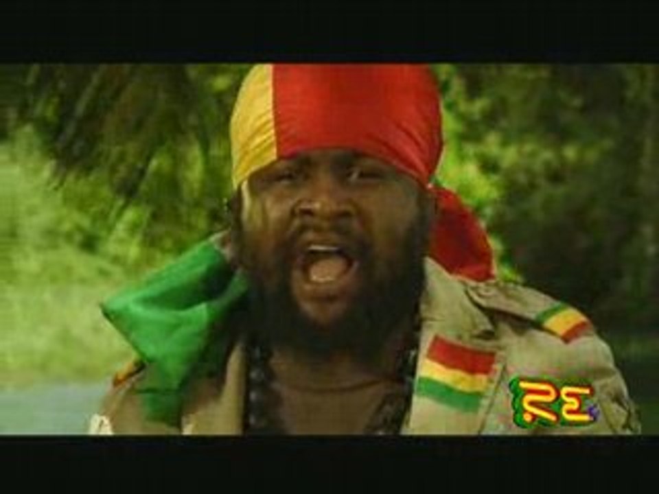 Clip Fantan Mojah Stronger