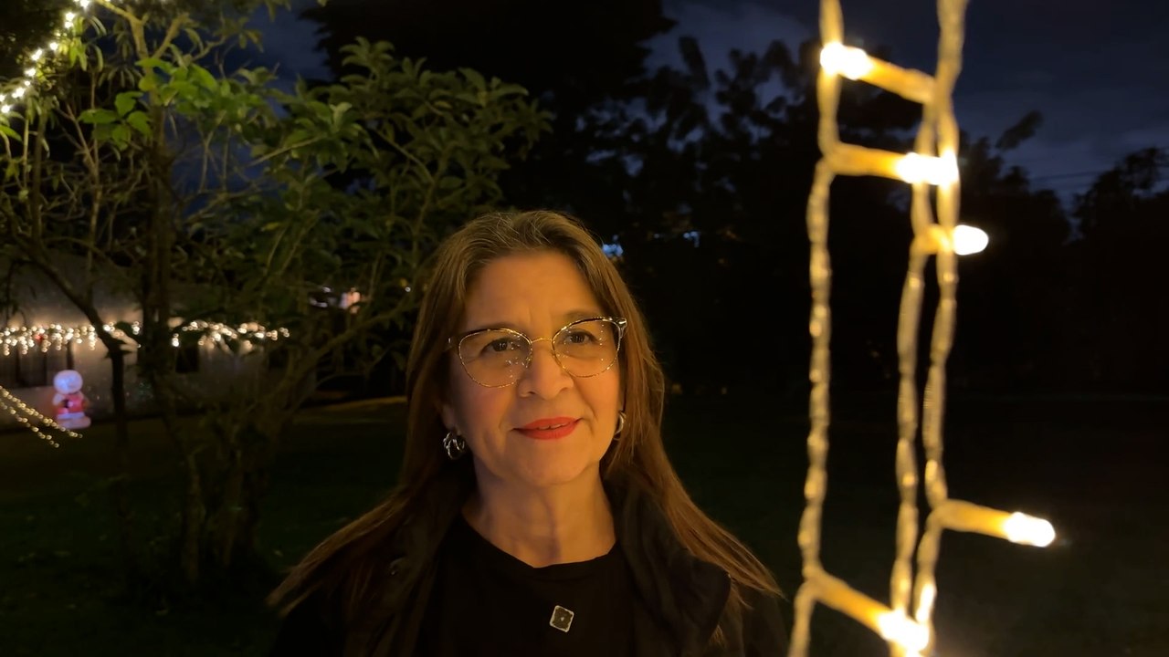 mqn-La Navidad que volvió a unir a dos hermanas después de 25 años-151225