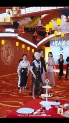 ¡Arrodíllense Ante El Príncipe Reencarnado! Completo En Español -- El Príncipe Reencarnado!