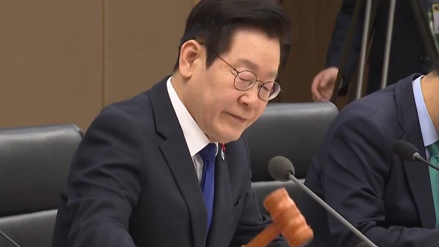 이 대통령 공직자 헌신에 보상...파격적 포상 검토 / YTN