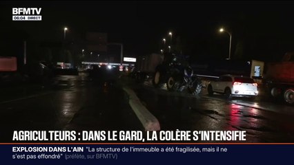 Colère agricole: une vingtaine de tracteurs stationnent au niveau du péage de Nîmes-Ouest