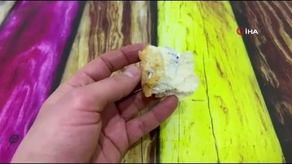 Ekmeğin içinden çıkanı görünce şok oldu