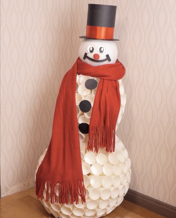 Incredible DIY budget-friendly Christmas party...