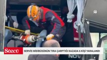 Servis midibüsünün tıra çarptığı kazada 6 kişi yaralandı